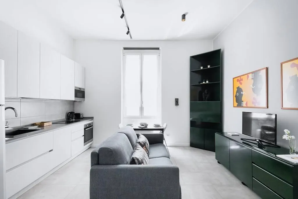 Easylife - Charming Apartment In Pta Romana Milano 0*,  İtalya
