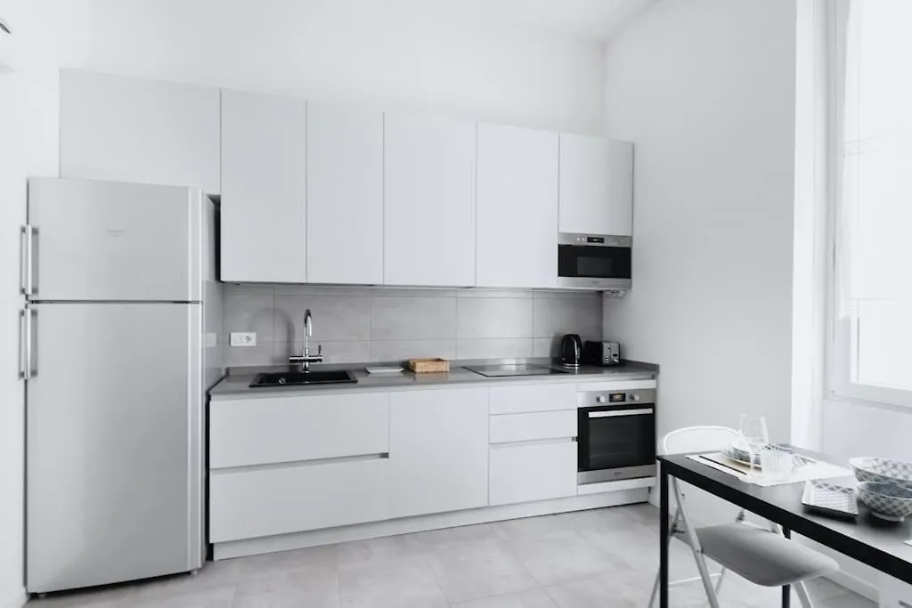 Easylife - Charming Apartment In Pta Romana Milan