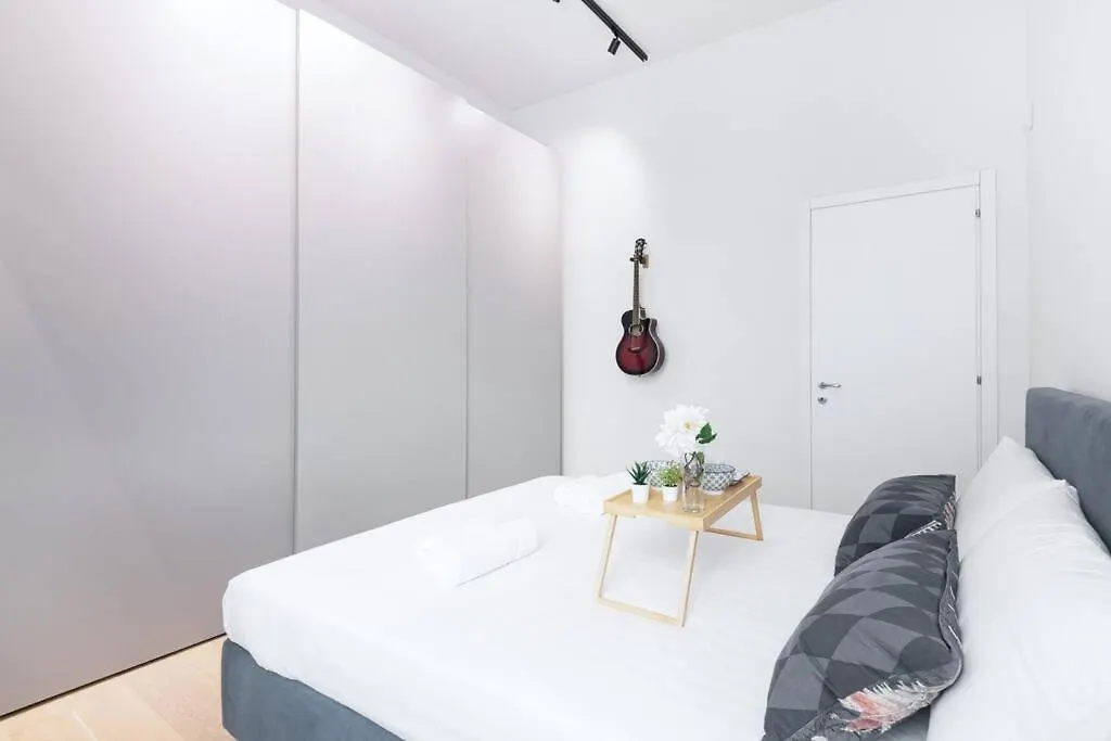 Easylife - Charming Apartment In Pta Romana Milan Italy