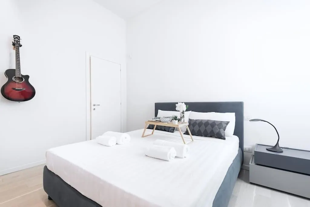 Easylife - Charming Apartment In Pta Romana Milan
