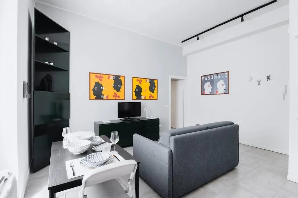Easylife - Charming Apartment In Pta Romana Milan Italy