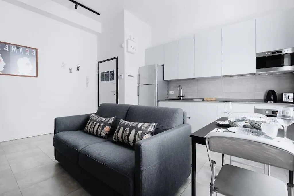 Easylife - Charming Apartment In Pta Romana Milan